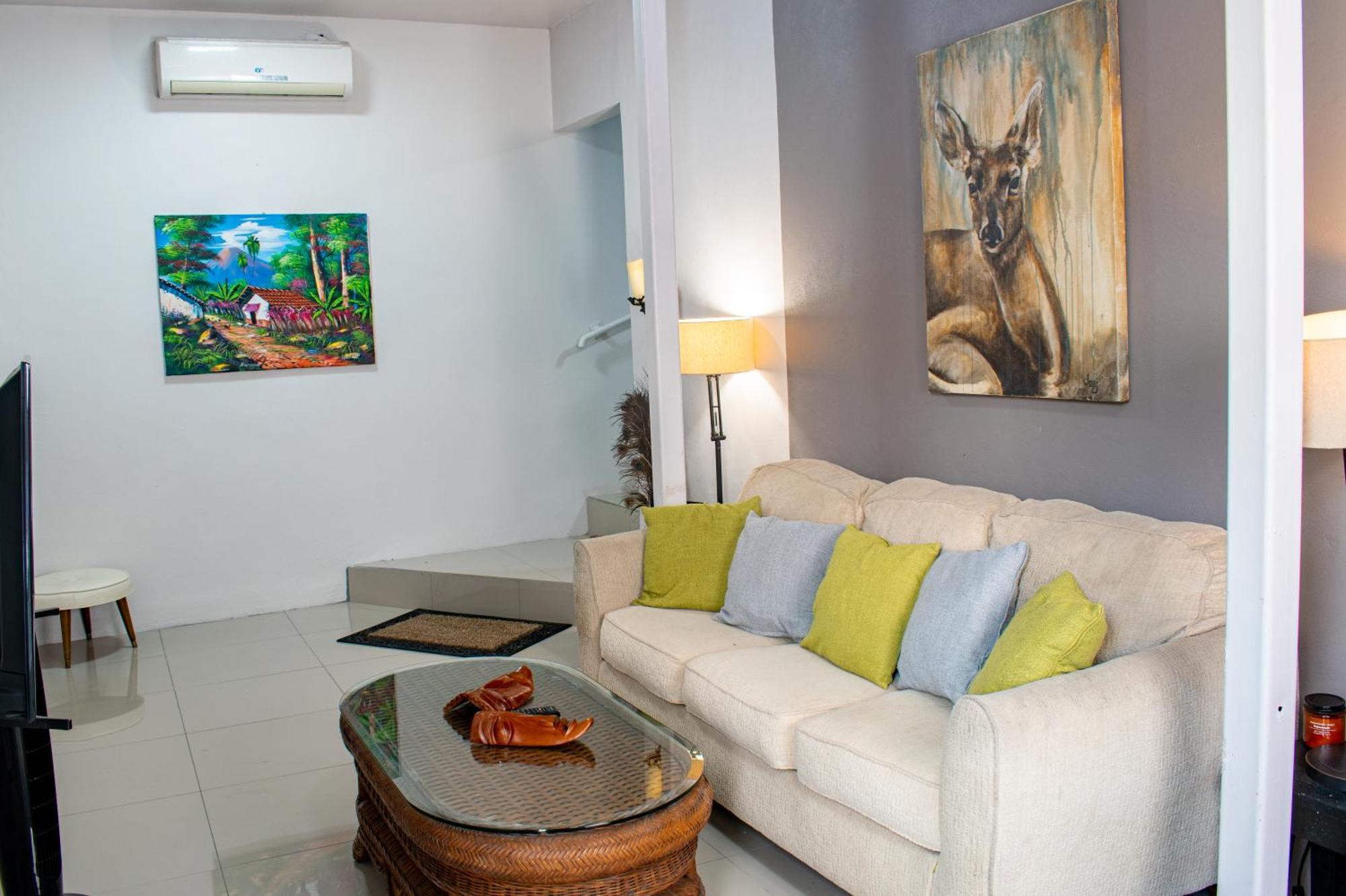 Toucan Lane Hotel And Restaurant นวยโว อาเรนัล ภายนอก รูปภาพ